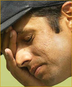 Rahul Dravid wipes sweat at nets